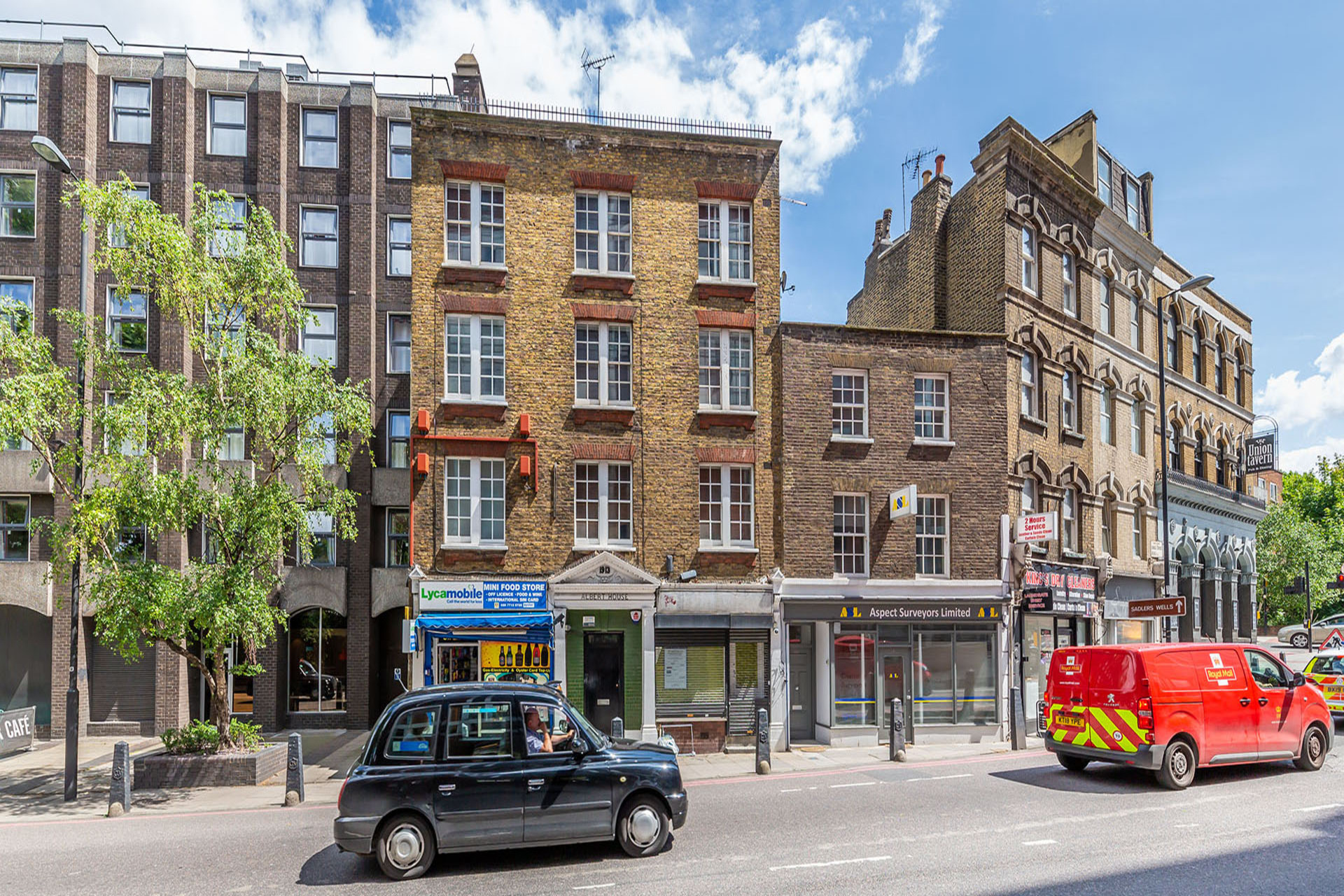 Kings Cross Road , Kings Cross / Russell Square 
